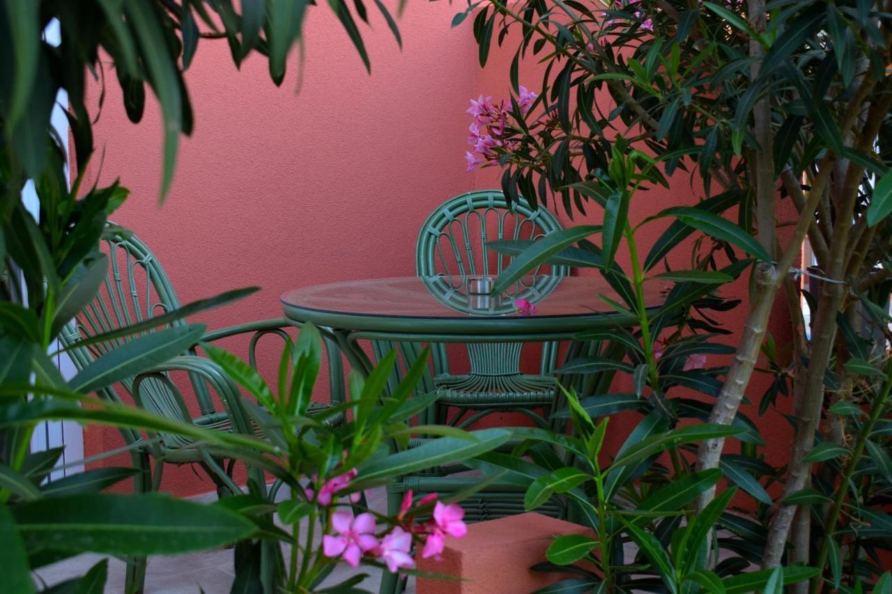 Victoria Apartment *